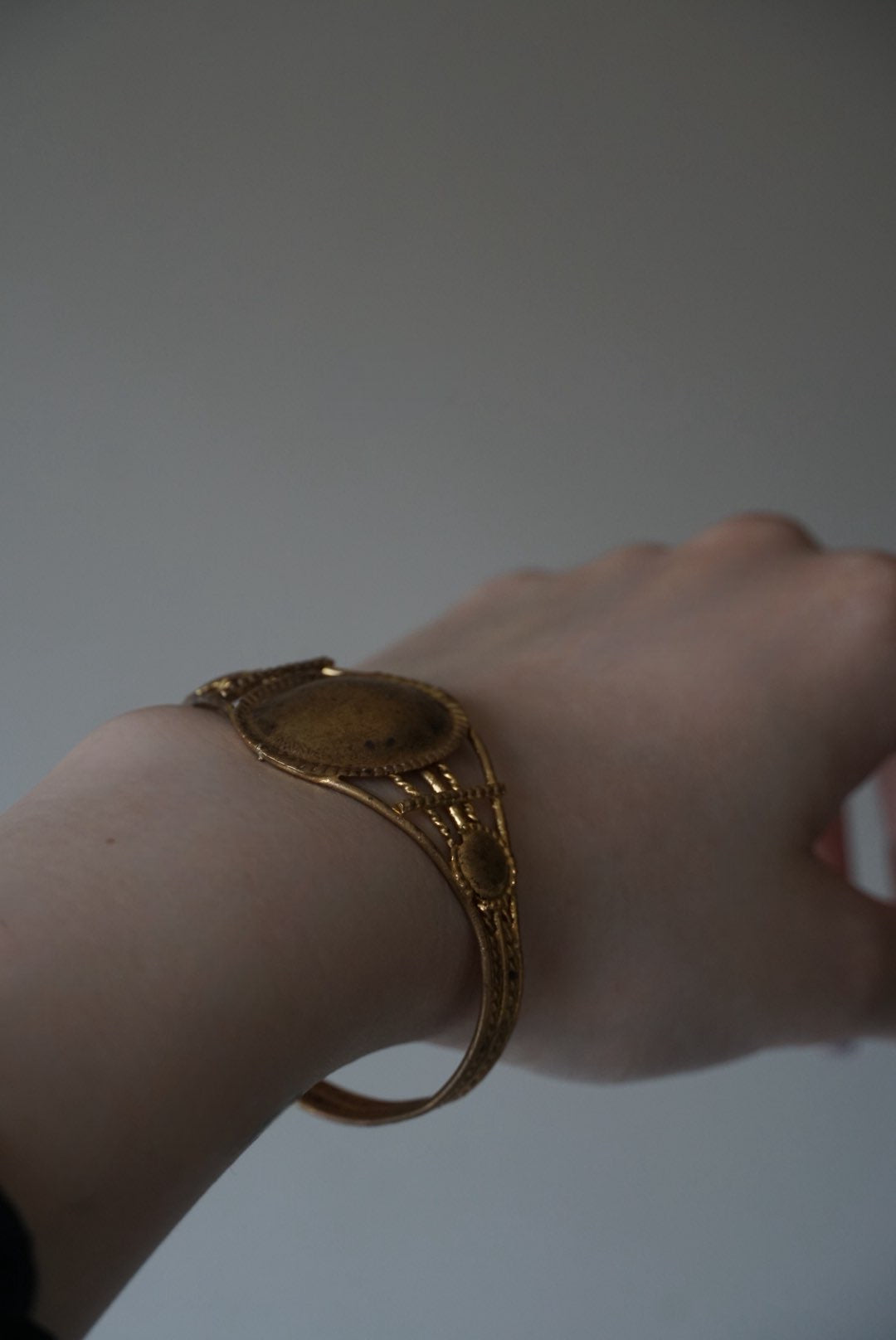 Victorian Brass Wire Bangle – Rita de Acosta